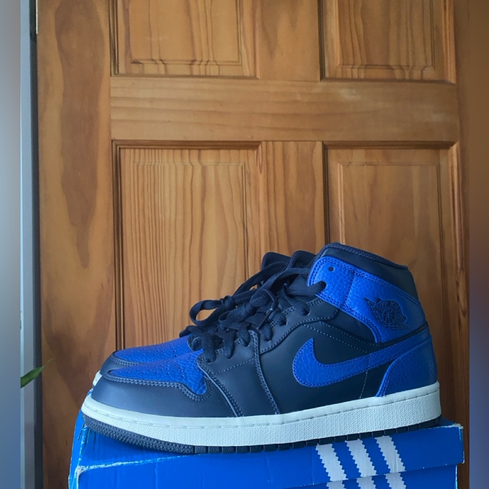 Nike Air Jordan 1 Mid Obsidian Game Royal 2017 554724-412 Men's Size 8.5 Clean